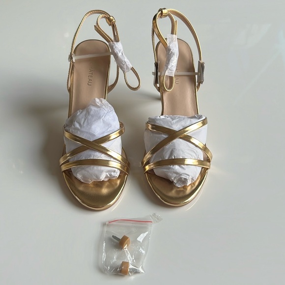 Le Chateau Gold Strappy Ankle Strap High Heel Sandals, new - Picture 2 of 7